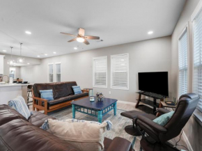 Galveston Escapes - Walk to Beach and Restaurants